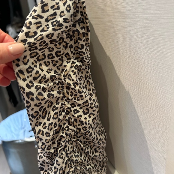 Frame Gillian Leopard Print silk Blouse - Picture 2 of 7